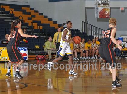 Thumbnail 2 in Mt. Vernon vs. Marion (Best of the Midwest Shootout) photogallery.