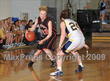Thumbnail 2 in Mt. Vernon vs. Marion (Best of the Midwest Shootout) photogallery.