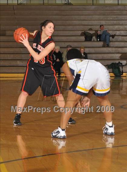 Thumbnail 2 in Mt. Vernon vs. Marion (Best of the Midwest Shootout) photogallery.