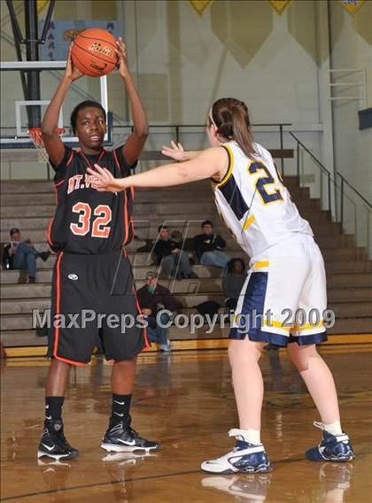 Thumbnail 1 in Mt. Vernon vs. Marion (Best of the Midwest Shootout) photogallery.