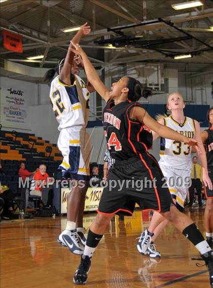 Thumbnail 3 in Mt. Vernon vs. Marion (Best of the Midwest Shootout) photogallery.