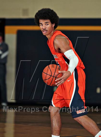 Thumbnail 3 in Grainger vs Carver (Seymour Christmas Classic) photogallery.