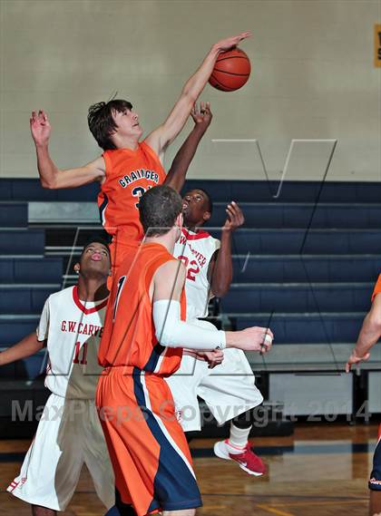 Thumbnail 2 in Grainger vs Carver (Seymour Christmas Classic) photogallery.