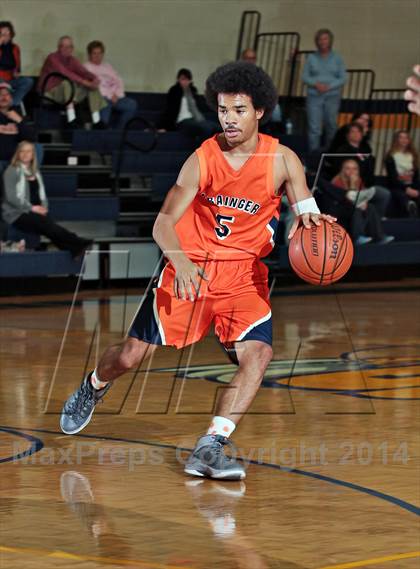 Thumbnail 1 in Grainger vs Carver (Seymour Christmas Classic) photogallery.