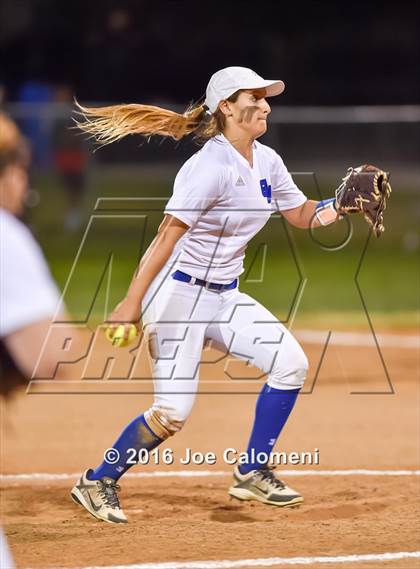 Thumbnail 1 in South San Antonio vs George West (South San Tournament) photogallery.