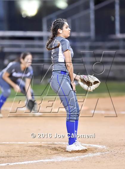 Thumbnail 1 in South San Antonio vs George West (South San Tournament) photogallery.