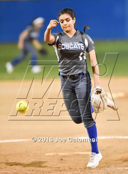 Thumbnail 2 in South San Antonio vs George West (South San Tournament) photogallery.