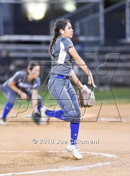 Thumbnail 3 in South San Antonio vs George West (South San Tournament) photogallery.