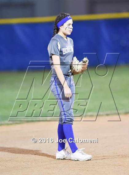 Thumbnail 1 in South San Antonio vs George West (South San Tournament) photogallery.