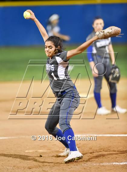 Thumbnail 3 in South San Antonio vs George West (South San Tournament) photogallery.