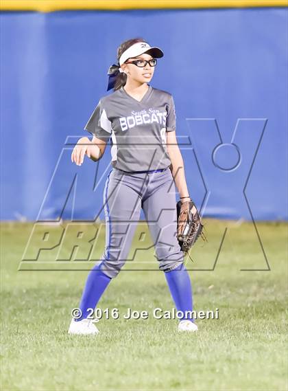 Thumbnail 2 in South San Antonio vs George West (South San Tournament) photogallery.