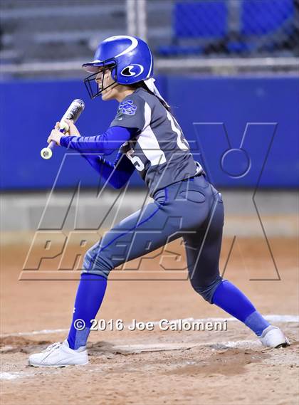 Thumbnail 3 in South San Antonio vs George West (South San Tournament) photogallery.