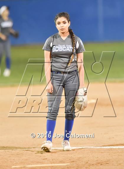 Thumbnail 3 in South San Antonio vs George West (South San Tournament) photogallery.