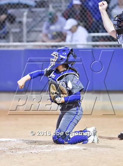 Thumbnail 3 in South San Antonio vs George West (South San Tournament) photogallery.