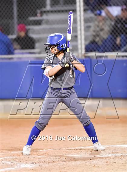 Thumbnail 1 in South San Antonio vs George West (South San Tournament) photogallery.