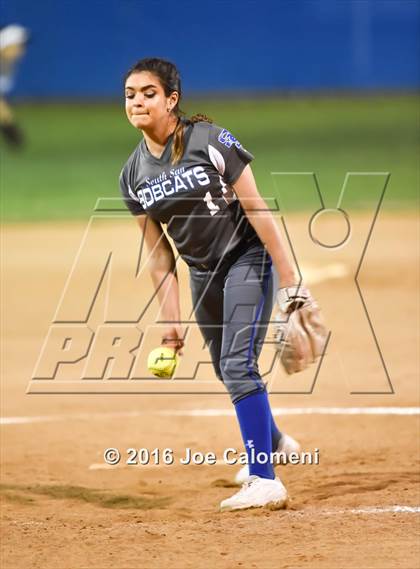 Thumbnail 3 in South San Antonio vs George West (South San Tournament) photogallery.