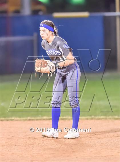 Thumbnail 1 in South San Antonio vs George West (South San Tournament) photogallery.