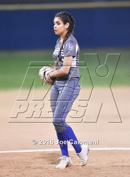 Thumbnail 3 in South San Antonio vs George West (South San Tournament) photogallery.