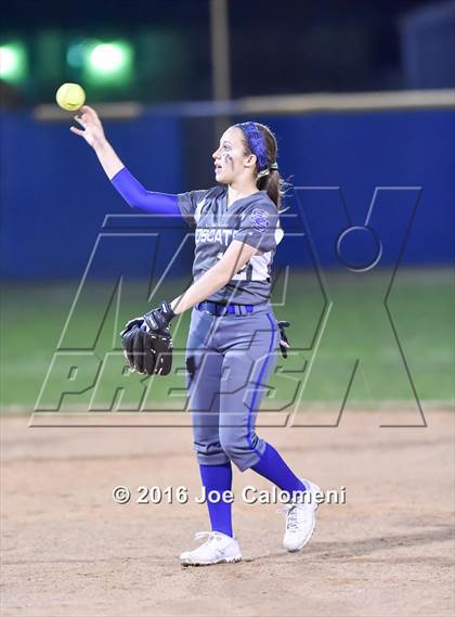Thumbnail 2 in South San Antonio vs George West (South San Tournament) photogallery.