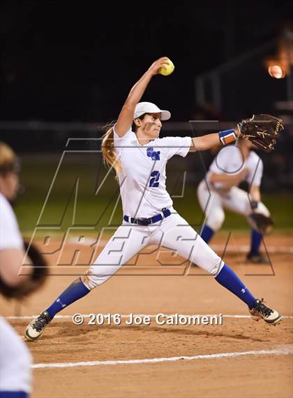 Thumbnail 3 in South San Antonio vs George West (South San Tournament) photogallery.
