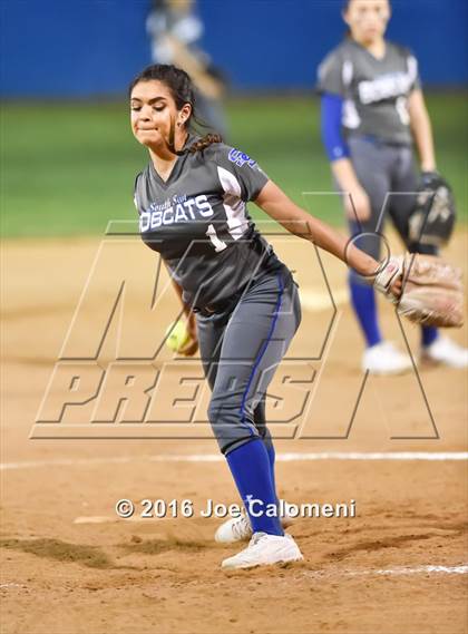 Thumbnail 1 in South San Antonio vs George West (South San Tournament) photogallery.