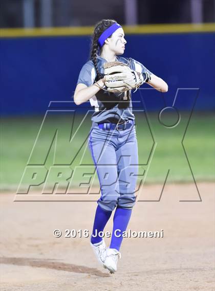 Thumbnail 2 in South San Antonio vs George West (South San Tournament) photogallery.