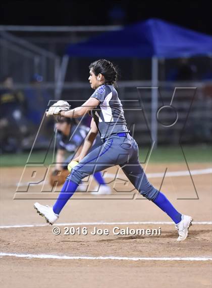 Thumbnail 3 in South San Antonio vs George West (South San Tournament) photogallery.