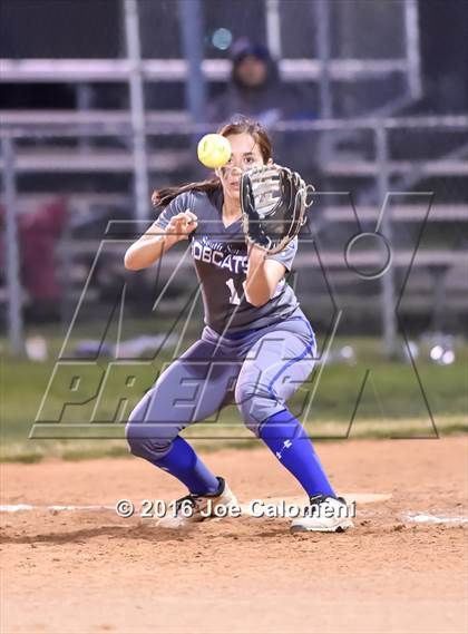 Thumbnail 2 in South San Antonio vs George West (South San Tournament) photogallery.