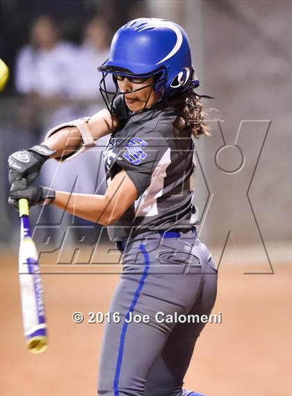 Thumbnail 2 in South San Antonio vs George West (South San Tournament) photogallery.