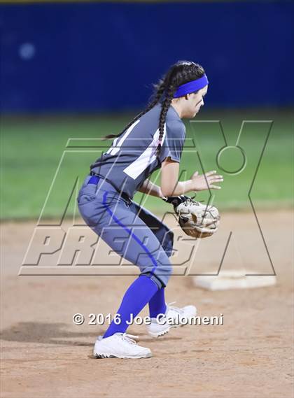 Thumbnail 1 in South San Antonio vs George West (South San Tournament) photogallery.