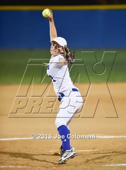 Thumbnail 2 in South San Antonio vs George West (South San Tournament) photogallery.
