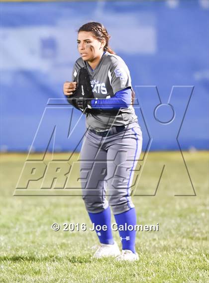 Thumbnail 1 in South San Antonio vs George West (South San Tournament) photogallery.