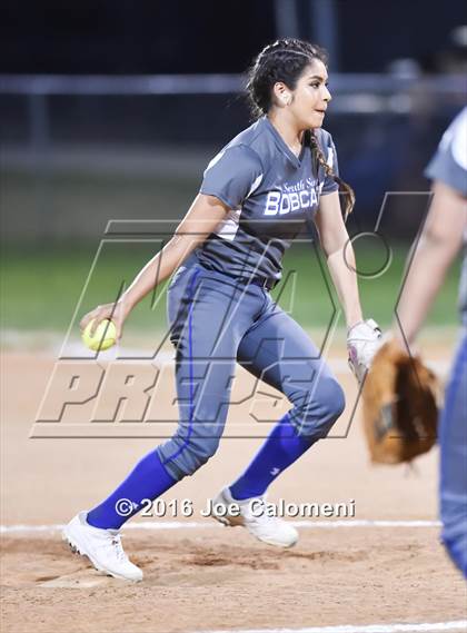 Thumbnail 1 in South San Antonio vs George West (South San Tournament) photogallery.