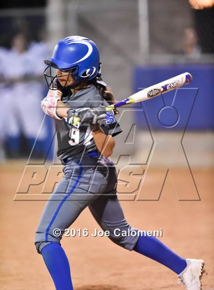 Thumbnail 1 in South San Antonio vs George West (South San Tournament) photogallery.