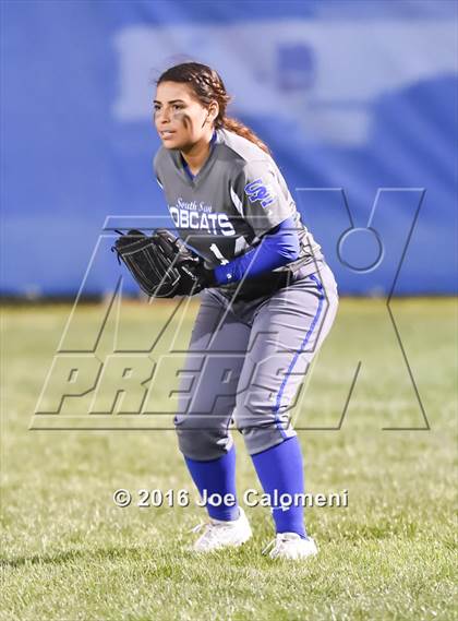 Thumbnail 1 in South San Antonio vs George West (South San Tournament) photogallery.