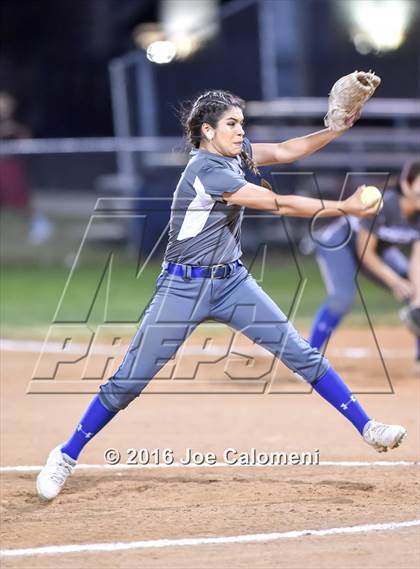 Thumbnail 2 in South San Antonio vs George West (South San Tournament) photogallery.