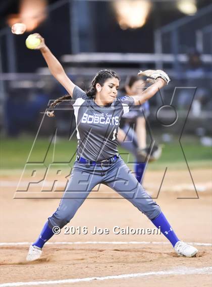 Thumbnail 2 in South San Antonio vs George West (South San Tournament) photogallery.