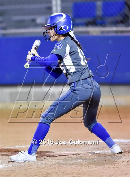 Thumbnail 2 in South San Antonio vs George West (South San Tournament) photogallery.