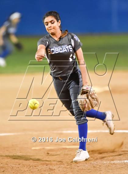 Thumbnail 1 in South San Antonio vs George West (South San Tournament) photogallery.