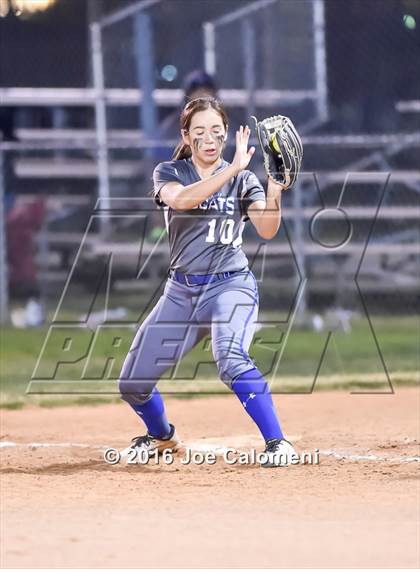 Thumbnail 3 in South San Antonio vs George West (South San Tournament) photogallery.