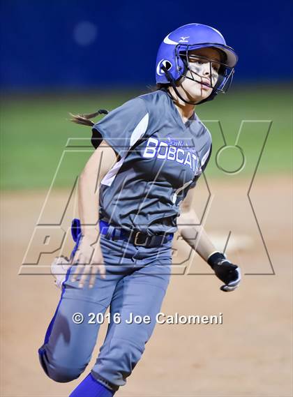 Thumbnail 1 in South San Antonio vs George West (South San Tournament) photogallery.