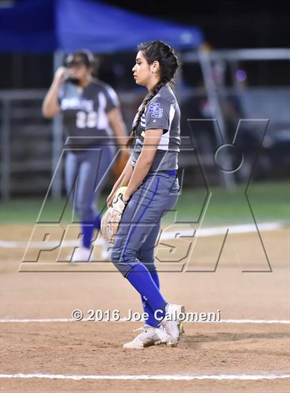 Thumbnail 3 in South San Antonio vs George West (South San Tournament) photogallery.