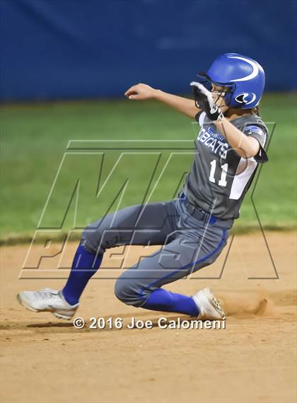 Thumbnail 1 in South San Antonio vs George West (South San Tournament) photogallery.