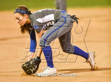 Thumbnail 2 in South San Antonio vs George West (South San Tournament) photogallery.