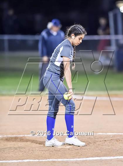 Thumbnail 3 in South San Antonio vs George West (South San Tournament) photogallery.