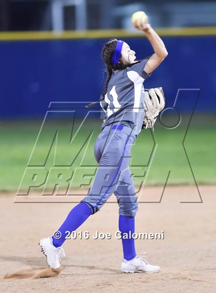 Thumbnail 2 in South San Antonio vs George West (South San Tournament) photogallery.