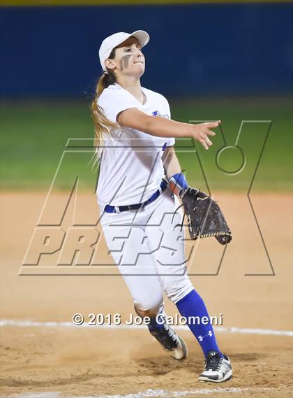 Thumbnail 1 in South San Antonio vs George West (South San Tournament) photogallery.