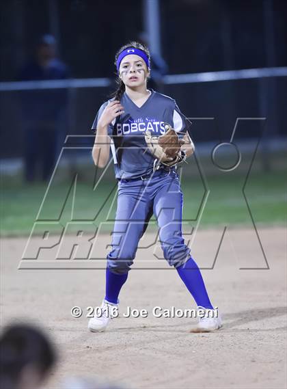 Thumbnail 1 in South San Antonio vs George West (South San Tournament) photogallery.