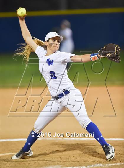 Thumbnail 2 in South San Antonio vs George West (South San Tournament) photogallery.