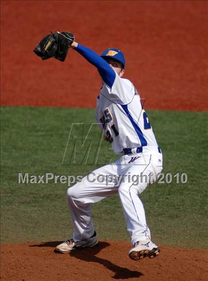 Thumbnail 3 in Cary-Grove v. Warren (Miners Spring Classic) photogallery.